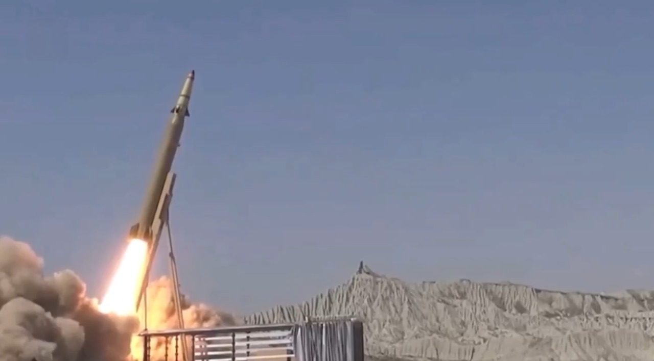 Iran und Qasem Basir: Was bedeutet der Start einer neuen ballistischen Rakete? Ein neuer Durchbruch in der Militärtechnologie: Iran führt Qasem Basir ein