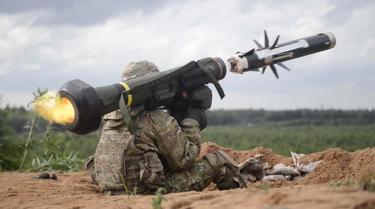Der Geek's Leitfaden zur FGM-148 Javelin: Enthüllung der neuesten Innovationen in der geführten Raketen-Technologie Im Inneren der FGM-148 Javelin: Ein tiefer Einblick in die Technologie hinter dieser Panzerabwehrrakete