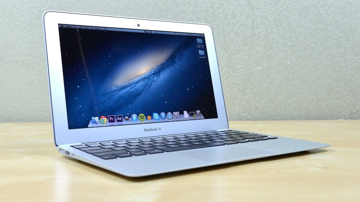 Effizienz in einem kompakten Rahmen: Das ikonische MacBook Air 11" neu besucht Apples kompakter Wunder: Wiederentdeckung des MacBook Air 11"