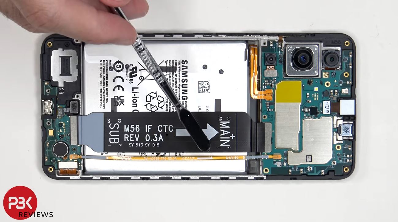 Hinter den Kulissen: Zerlegung und Reparatur des Galaxy F56 5G Zerlegen und reparieren: Galaxy F56 5G im Detail