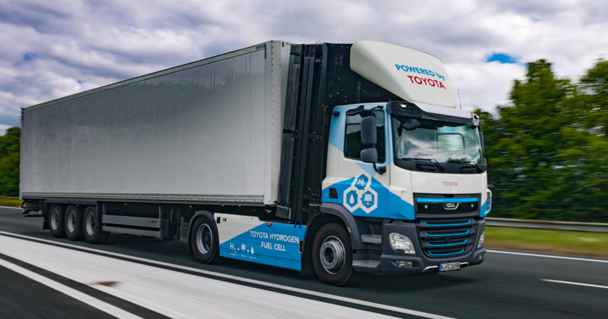 VDL und Toyota entwickeln gemeinsam die Zukunft des wasserstoffbetriebenen Frachttransports Eine neue Ära der Lkw: VDL übernimmt Toyotas Wasserstoff-Brennstoffzellen