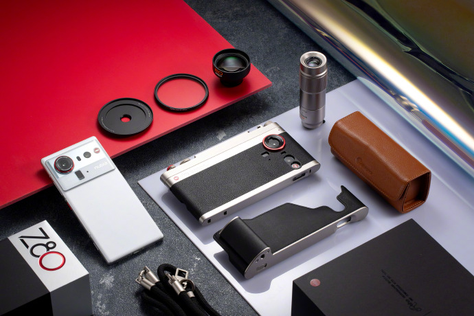 Das Nubia Z80 Ultra wird eine ganze Reihe von externen Objektiven erhalten, und das Gehäuse mit Halterung sieht einfach unglaublich aus (Foto)-6 Griff des Gehäuses Nubia Z80 Ultra