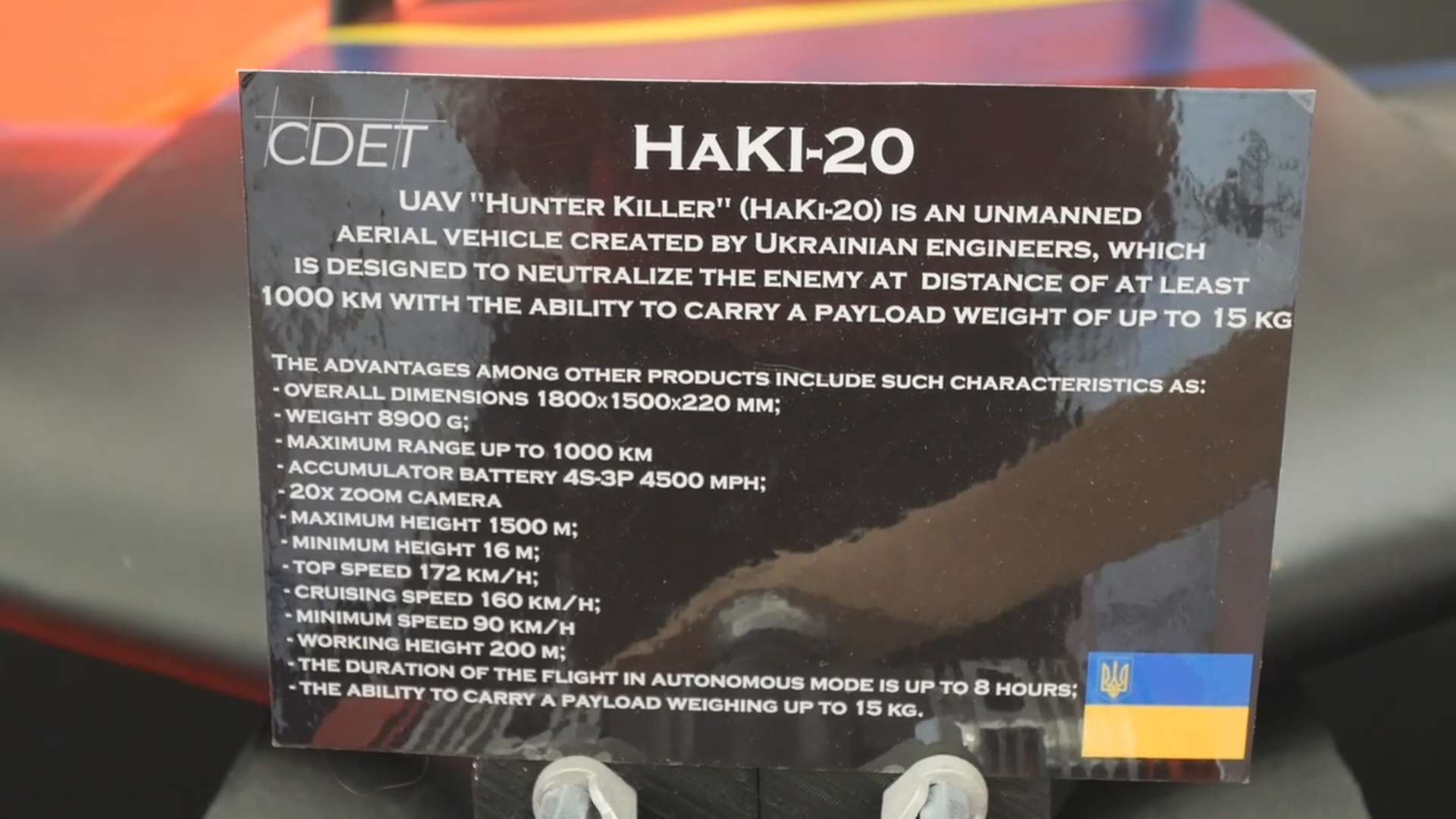 Das ukrainische Unternehmen KORT präsentierte die Kampfdrohne Hunter Killer 20 mit einer Reichweite von bis zu 1000 km und einem 15 kg schweren Sprengkopf Das ukrainische Unternehmen KORT präsentierte die Kampfdrohne Hunter Killer 20 mit einer Reichweite von bis zu 1000 km und einem 15 kg schweren Sprengkopf