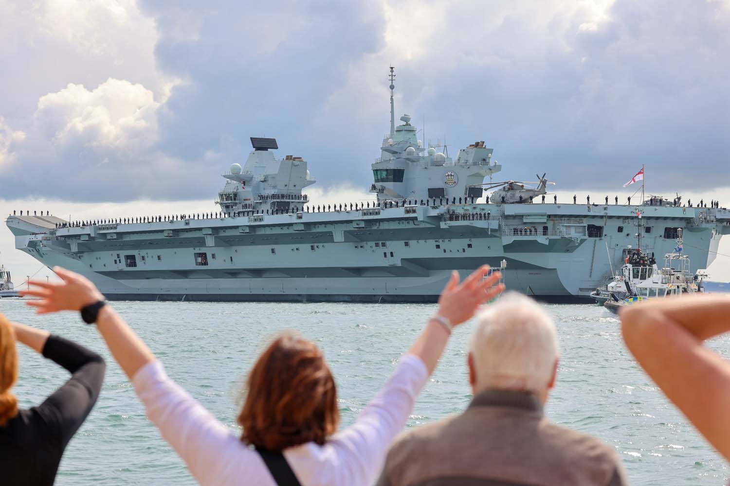 Die 3,85 Milliarden Dollar teure HMS Prince of Wales ist in die USA ausgelaufen - Großbritanniens größter Flugzeugträger wird mit F-35B-Kampfjets, MV-22-Wandlerflugzeugen und Drohnen ausgestattet-3 Die 3,85 Milliarden Dollar teure HMS Prince of Wales ist in die USA ausgelaufen - Großbritanniens größter Flugzeugträger wird mit F-35B-Kampfjets, MV-22-Wandlerflugzeugen und Drohnen ausgestattet-3