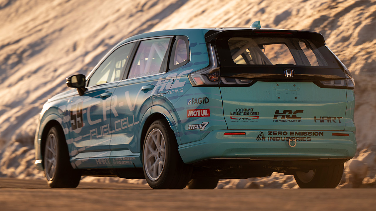 Honda CR-V e:FCEV im Rennen. Honda CR-V e:FCEV im Rennen.