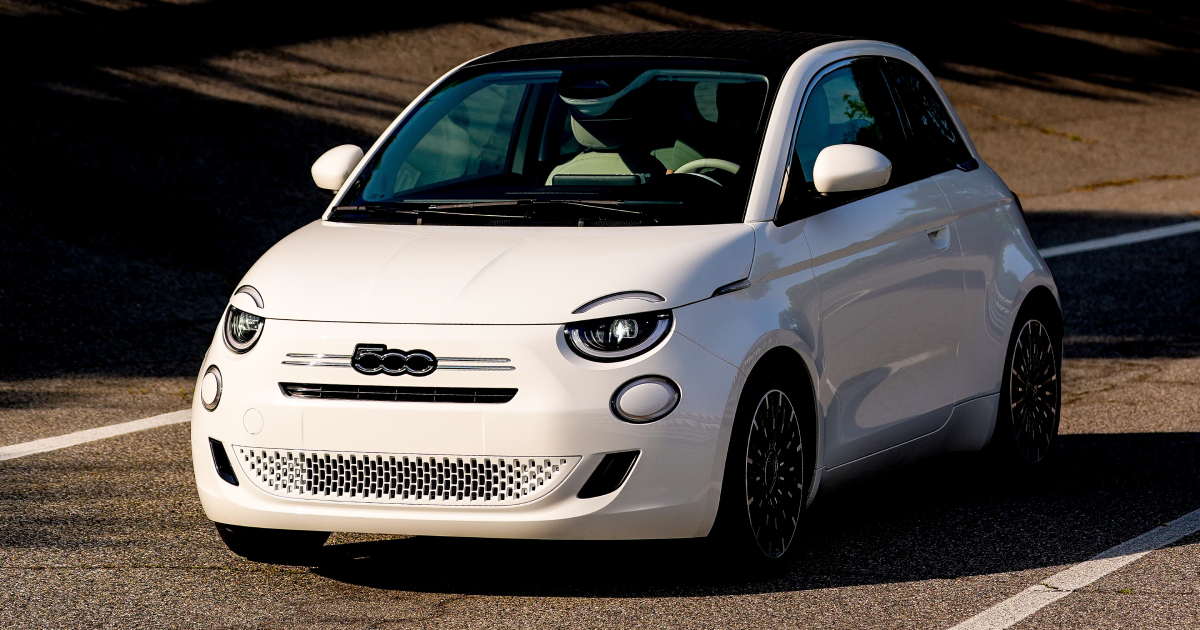 Fiat 500 Hybrid front view Fiat 500 Hybrid front view