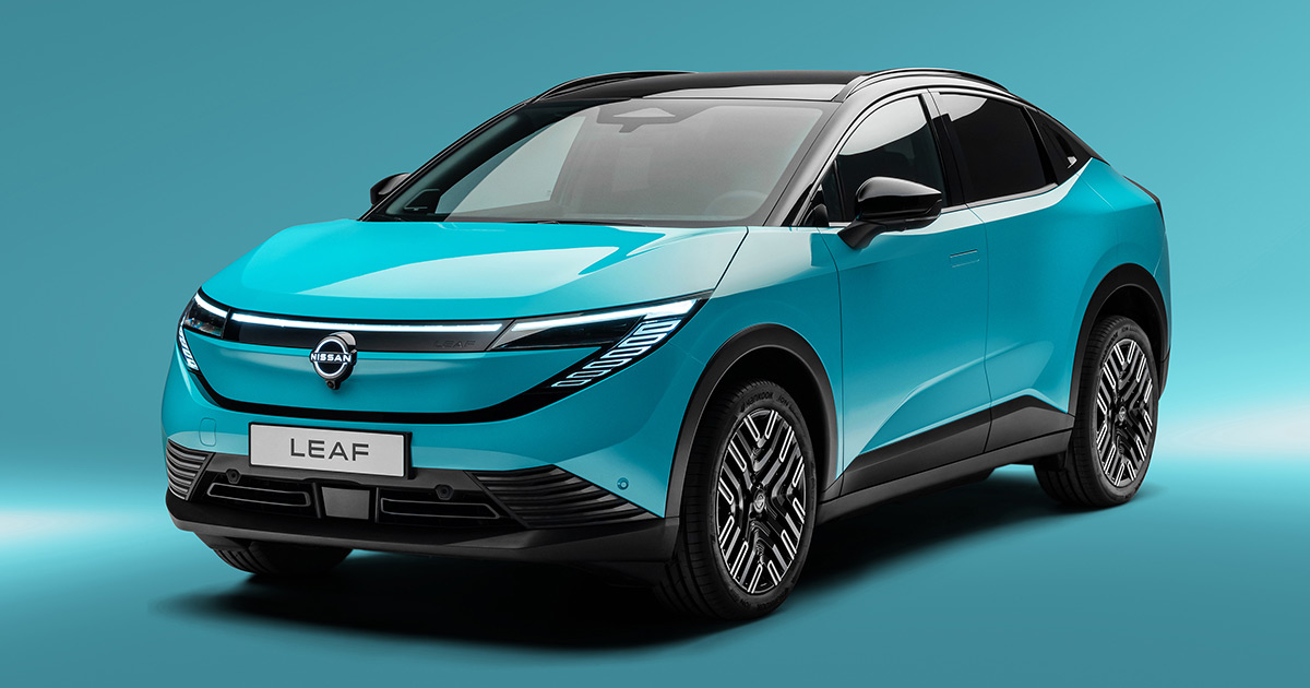 Neuer Nissan Leaf in leuchtend türkisfarbener Farbe Neuer Nissan Leaf in leuchtend türkisfarbener Farbe