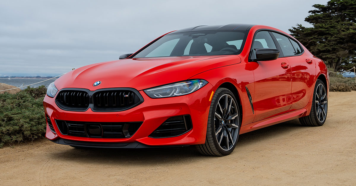 BMW M850i Edition M Heritage in roter Farbe