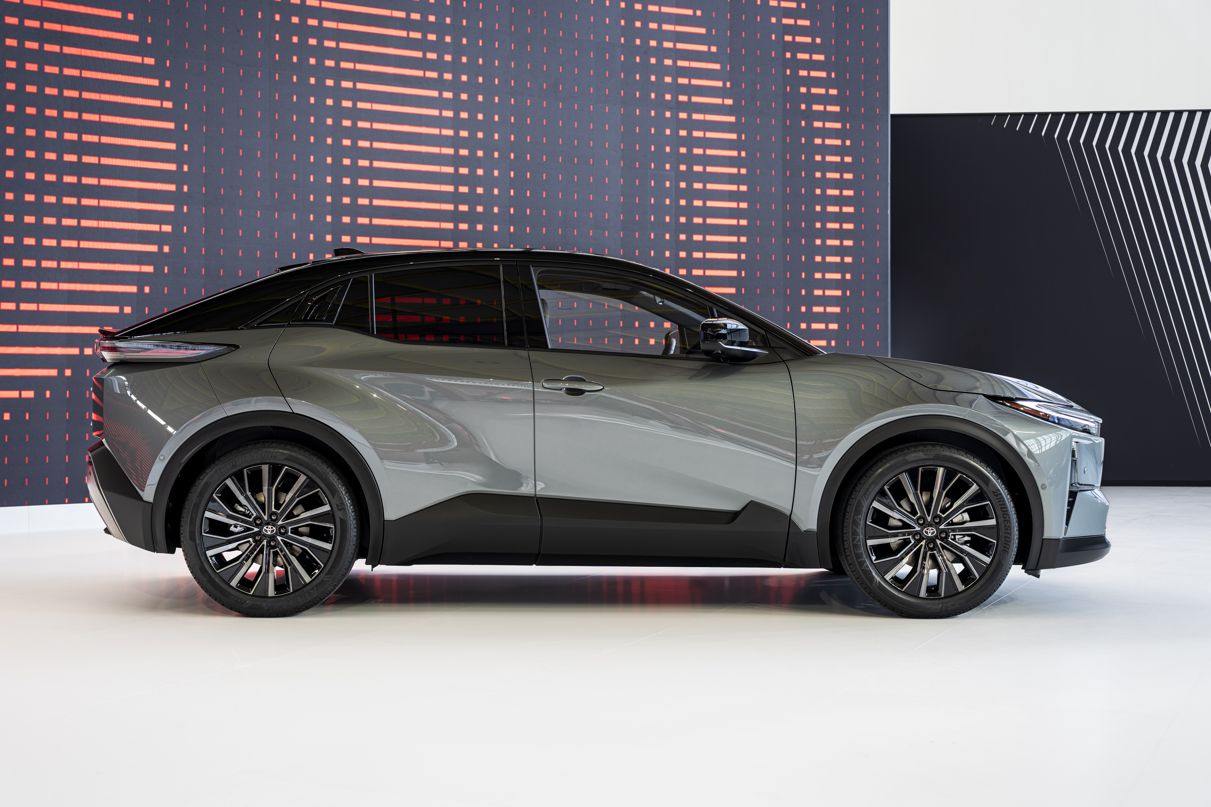 Innenraum des Toyota C-HR+