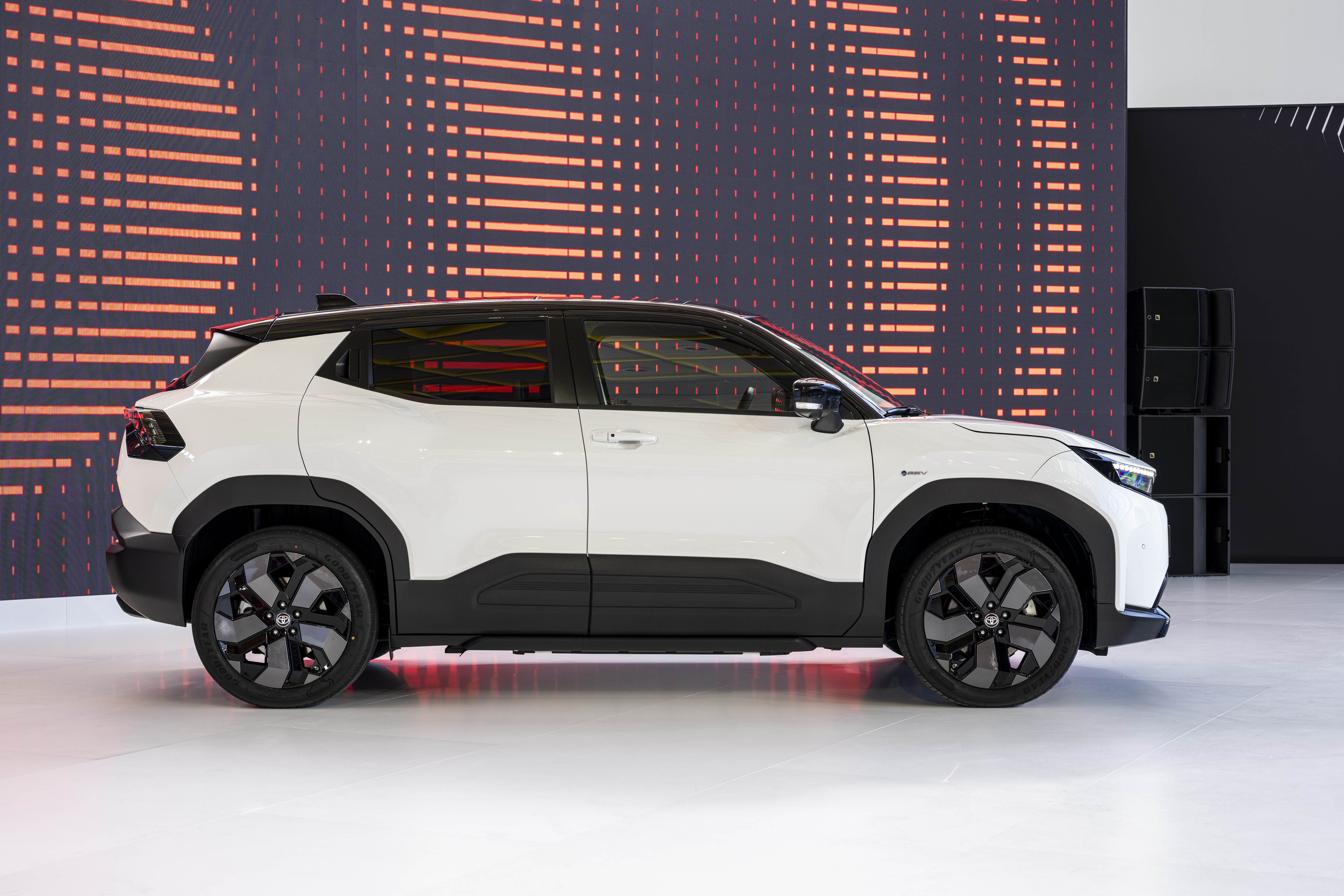 Toyota Urban Cruiser 2025 außen - Rückansicht