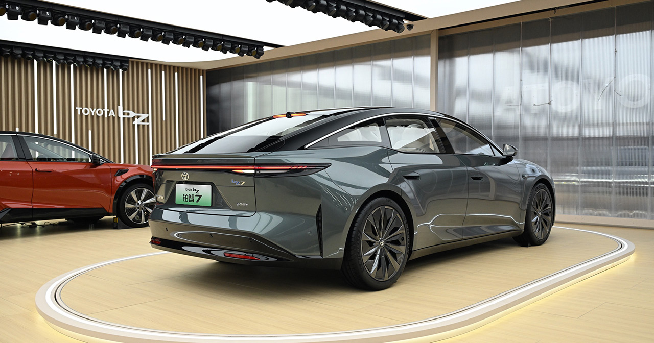 Stromlinienförmige Karosserieform des Toyota bZ7 Stromlinienförmige Karosserieform des Toyota bZ7