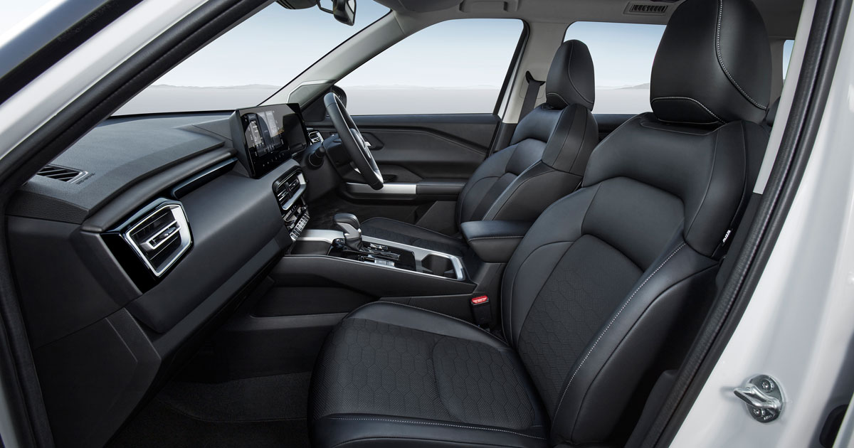 Mitsubishi Destinator - mit Sitzen.