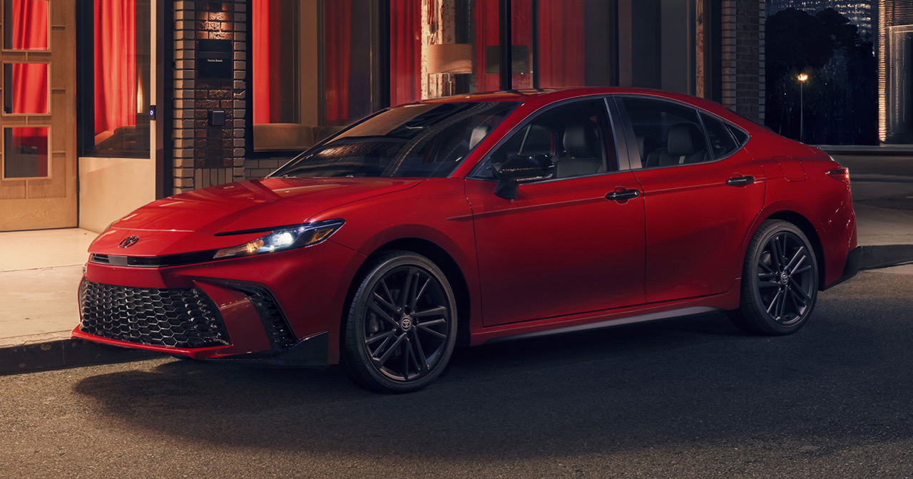 2026 Toyota Camry Nightshade Edition - Vorderansicht 2026 Toyota Camry Nightshade Edition - Vorderansicht