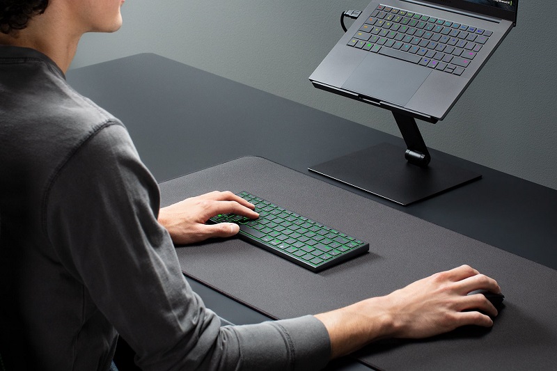 Verbinden des Razer Joro mit Geräten über Bluetooth Verbinden des Razer Joro mit Geräten über Bluetooth