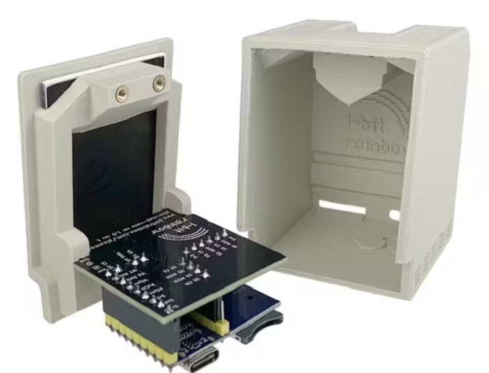 Mini Macintosh mit USB-Zubehör Mini Macintosh mit USB-Zubehör