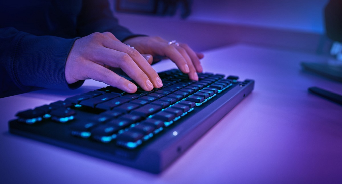 Logitech G515 Lightspeed TKL, eine Low-Profile-Gaming-Tastatur der nächsten Generation mit flexiblen Anpassungsmöglichkeiten, RGB-Hintergrundbeleuchtung und drei Anschlussmodi, wurde jetzt vorgestellt