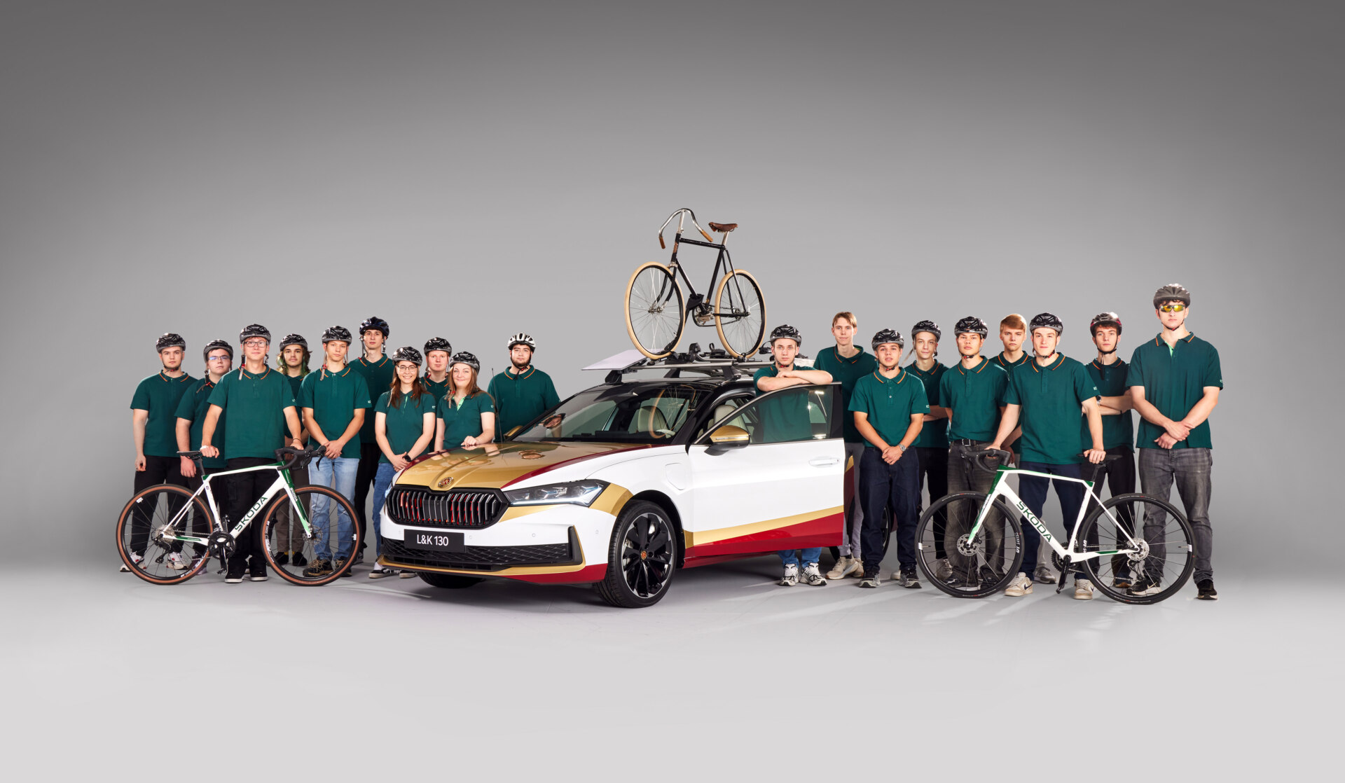 Škoda LK 130 mit Studierenden Škoda LK 130 mit Studierenden der Škoda Akademie