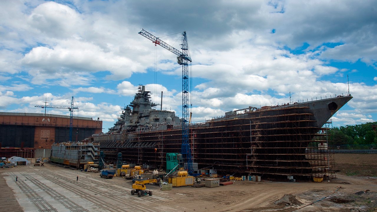 Russland hat es 25 Jahre lang versäumt, den atomgetriebenen Raketenkreuzer Admiral Nachimow zu reparieren und zu modernisieren, obwohl es Milliarden von Dollar dafür ausgegeben hat Russland hat es 25 Jahre lang versäumt, den atomgetriebenen Raketenkreuzer Admiral Nachimow zu reparieren und zu modernisieren, obwohl es Milliarden von Dollar dafür ausgegeben hat