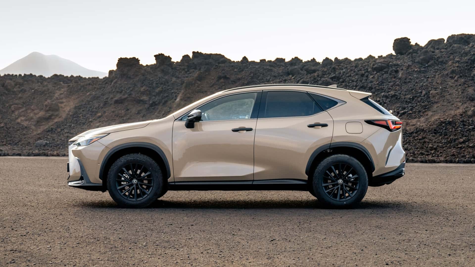 Lexus NX Overtrail in Bewegung Lexus NX Overtrail in Bewegung
