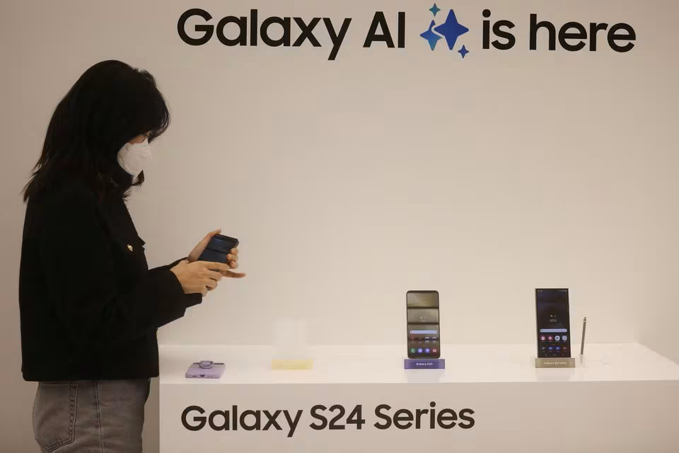 Baidu wird seinen KI-Assistenten Ernie in die neuen Flaggschiff-Smartphones von Samsung integrieren, um Gespräche in Echtzeit zu übersetzen Baidu wird seinen KI-Assistenten Ernie in die neuen Flaggschiff-Smartphones von Samsung integrieren, um Gespräche in Echtzeit zu übersetzen