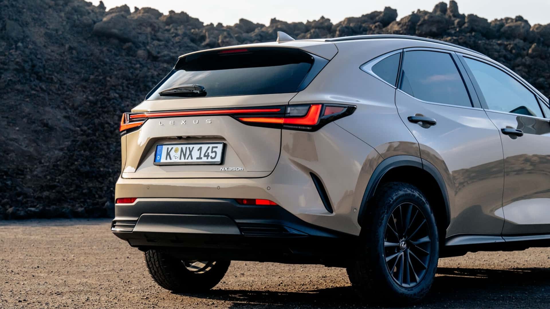 Rückseite des Lexus NX Overtrail Rückseite des Lexus NX Overtrail