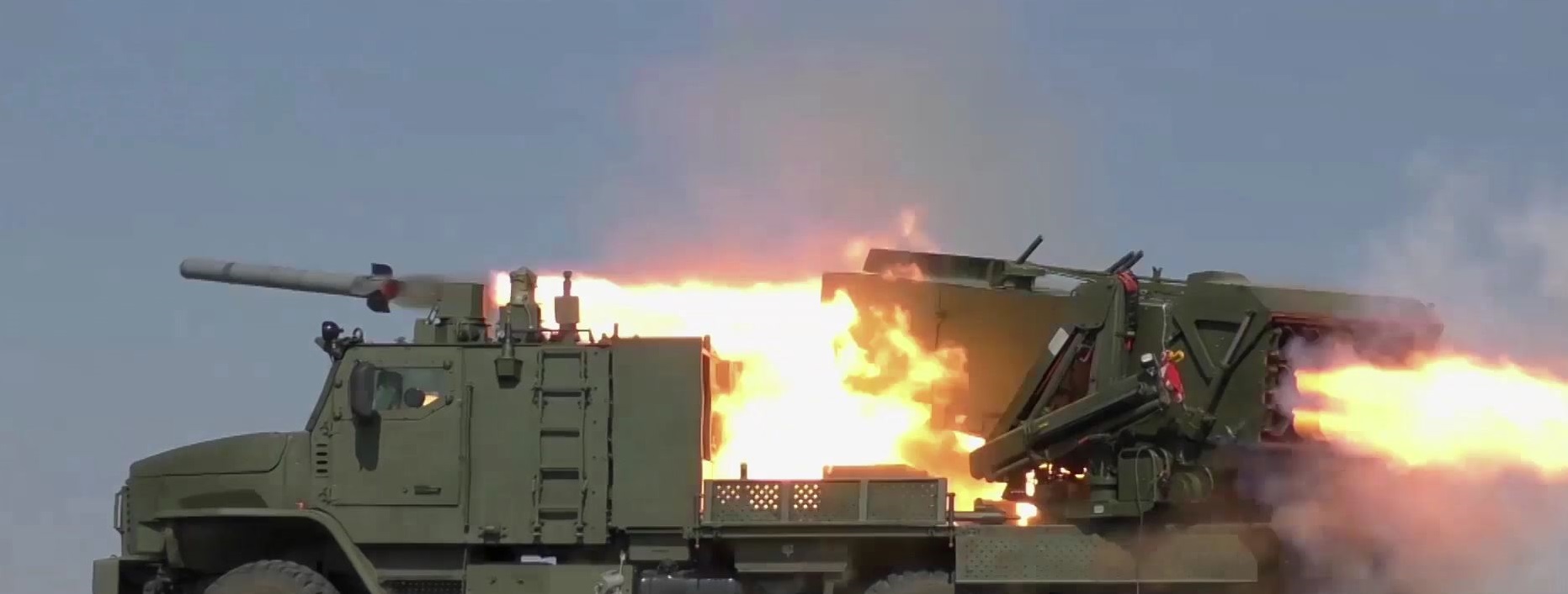 Die Russen behaupteten erneut, dass die Ukraine das neueste schwere Flammenwerfersystem TOS-2 "Tosochka" mit thermobarischen Raketen einsetzt, aber auch hier fehlen die Beweise. Die Russen behaupteten erneut, dass die Ukraine das neueste schwere Flammenwerfersystem TOS-2 "Tosochka" mit thermobarischen Raketen einsetzt, aber auch hier fehlen die Beweise.