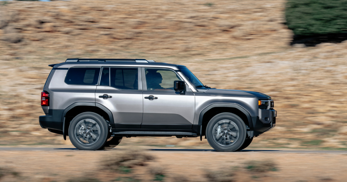 Neuer Toyota Land Cruiser J250 mit Frontalansicht Neuer Toyota Land Cruiser J250 mit Frontalansicht