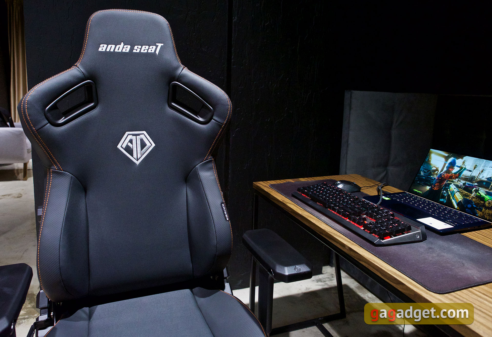 Thron zum Spielen: ein Test des Anda Seat Kaiser 3 XL-5 Thron zum Spielen: ein Test des Anda Seat Kaiser 3 XL-5