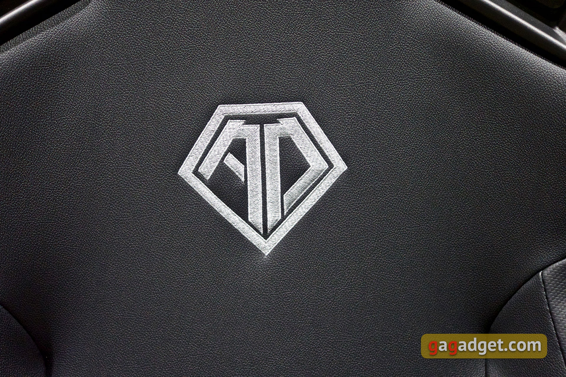Thron zum Spielen: ein Test des Anda Seat Kaiser 3 XL-16 Thron zum Spielen: ein Test des Anda Seat Kaiser 3 XL-16