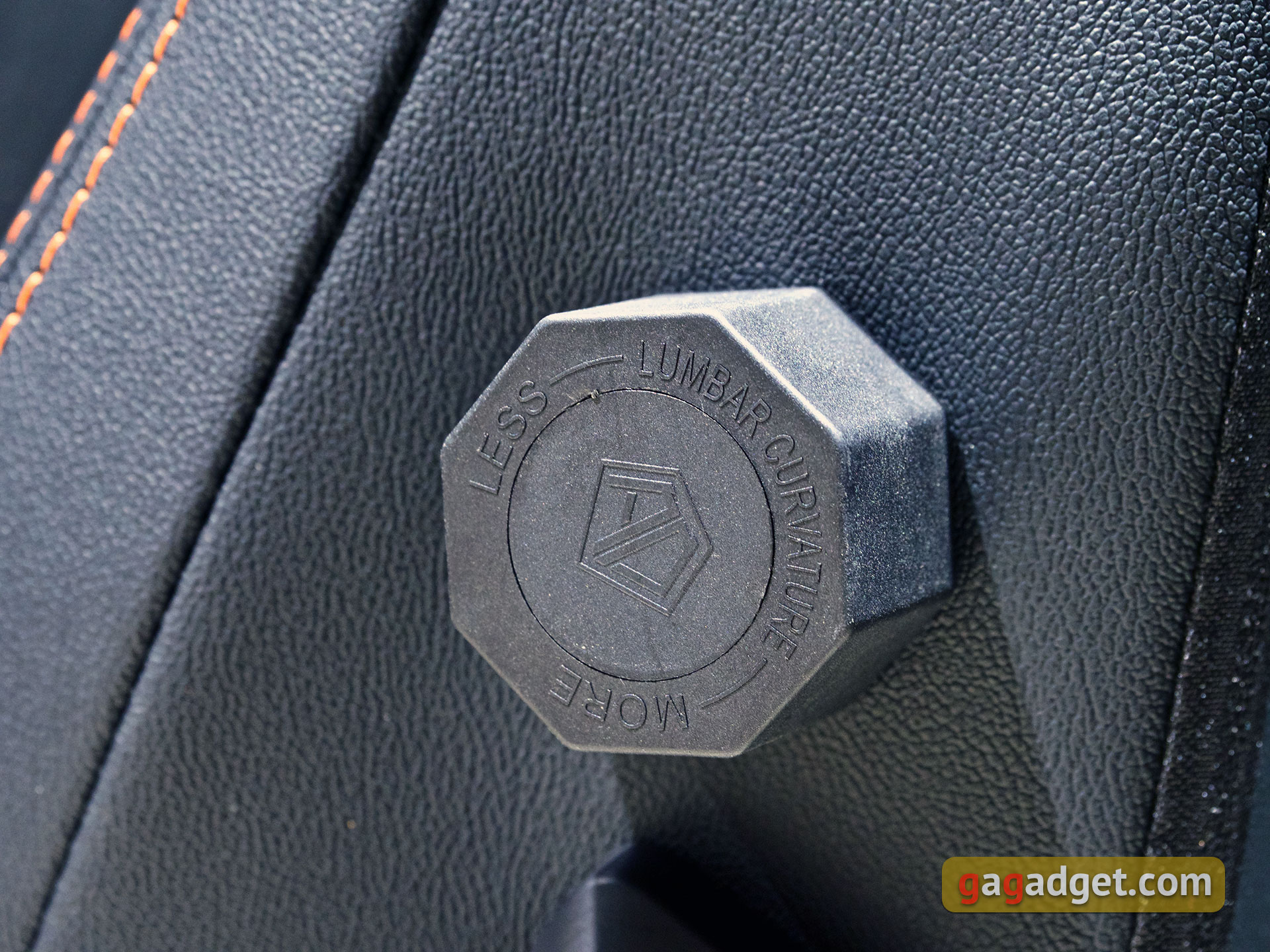Thron zum Spielen: ein Test des Anda Seat Kaiser 3 XL-47 Thron zum Spielen: ein Test des Anda Seat Kaiser 3 XL-47
