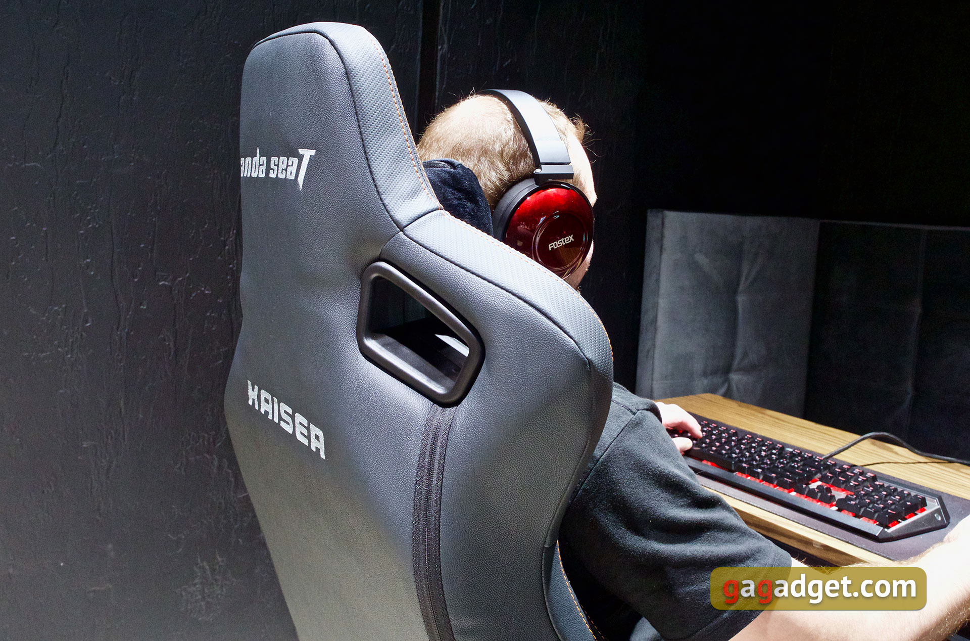 Thron zum Spielen: ein Test des Anda Seat Kaiser 3 XL-67 Thron zum Spielen: ein Test des Anda Seat Kaiser 3 XL-67