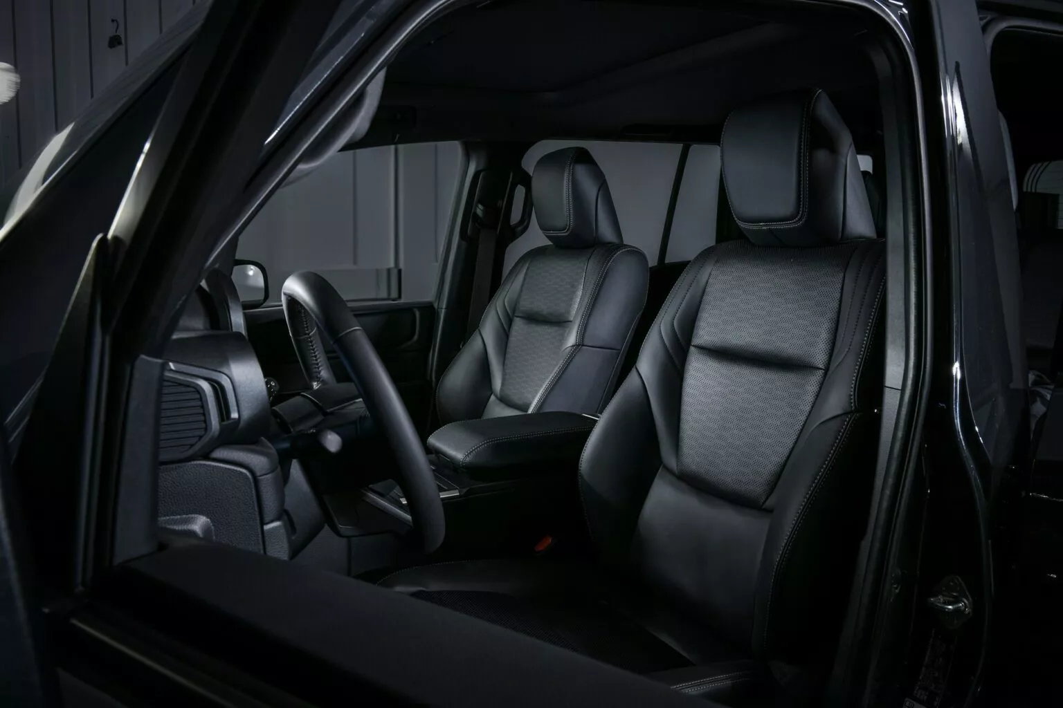 Toyota Land Cruiser 250 AT37 im Profil Toyota Land Cruiser 250 AT37 im Profil