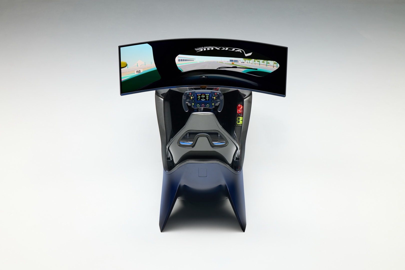 Innenraum des Rennwagens im Simulator AMR-C01-R Innenraum des Rennwagens im Simulator AMR-C01-R