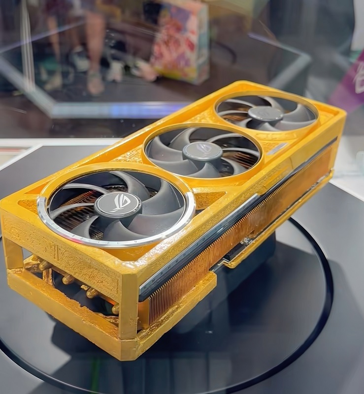 ASUS ROG RTX 5090 Real Gold Edition ASUS ROG RTX 5090 Real Gold Edition