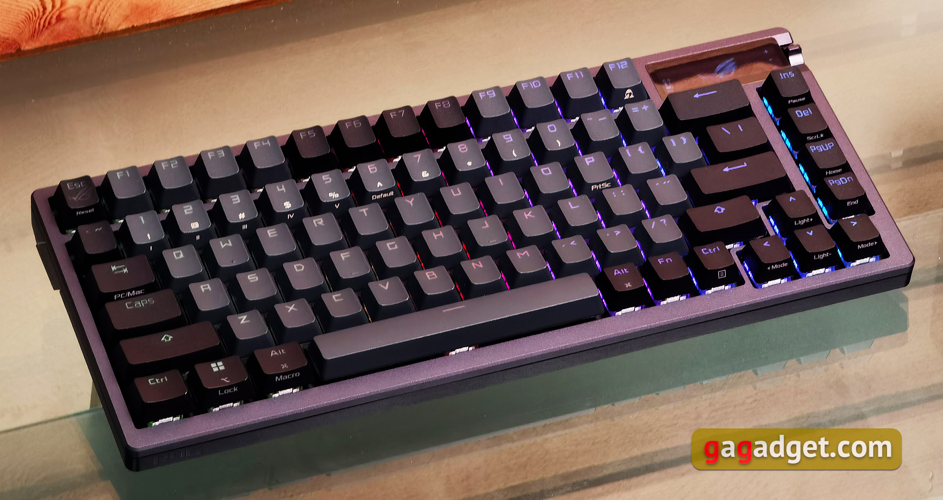 ASUS ROG Azoth im Test: eine kompromisslose mechanische Tastatur für Gamer, die man nicht erwarten würde-10 ASUS ROG Azoth im Test: eine kompromisslose mechanische Tastatur für Gamer, die man nicht erwarten würde-10
