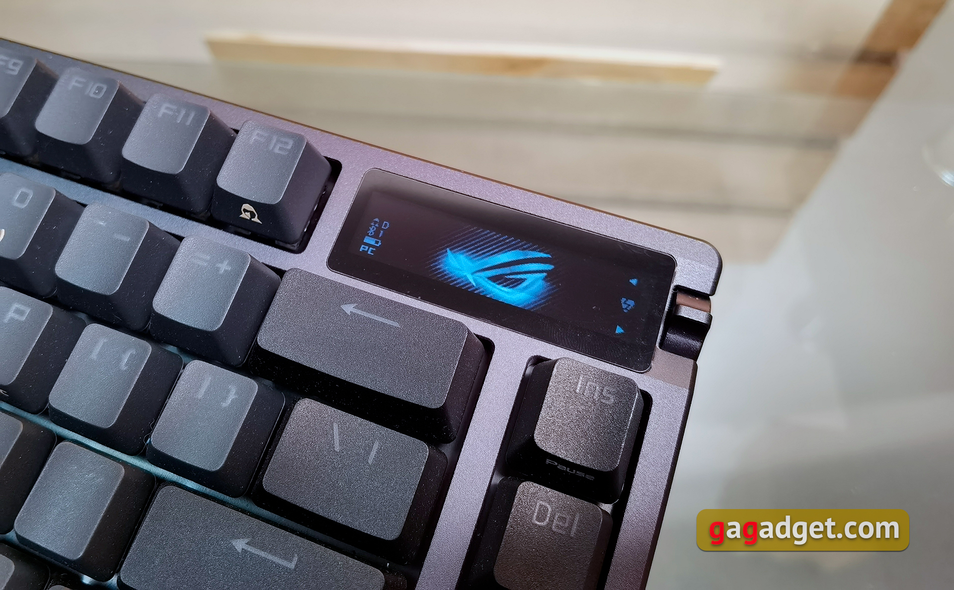 ASUS ROG Azoth im Test: eine kompromisslose mechanische Tastatur für Gamer, die man nicht erwarten würde-12 ASUS ROG Azoth im Test: eine kompromisslose mechanische Tastatur für Gamer, die man nicht erwarten würde-12