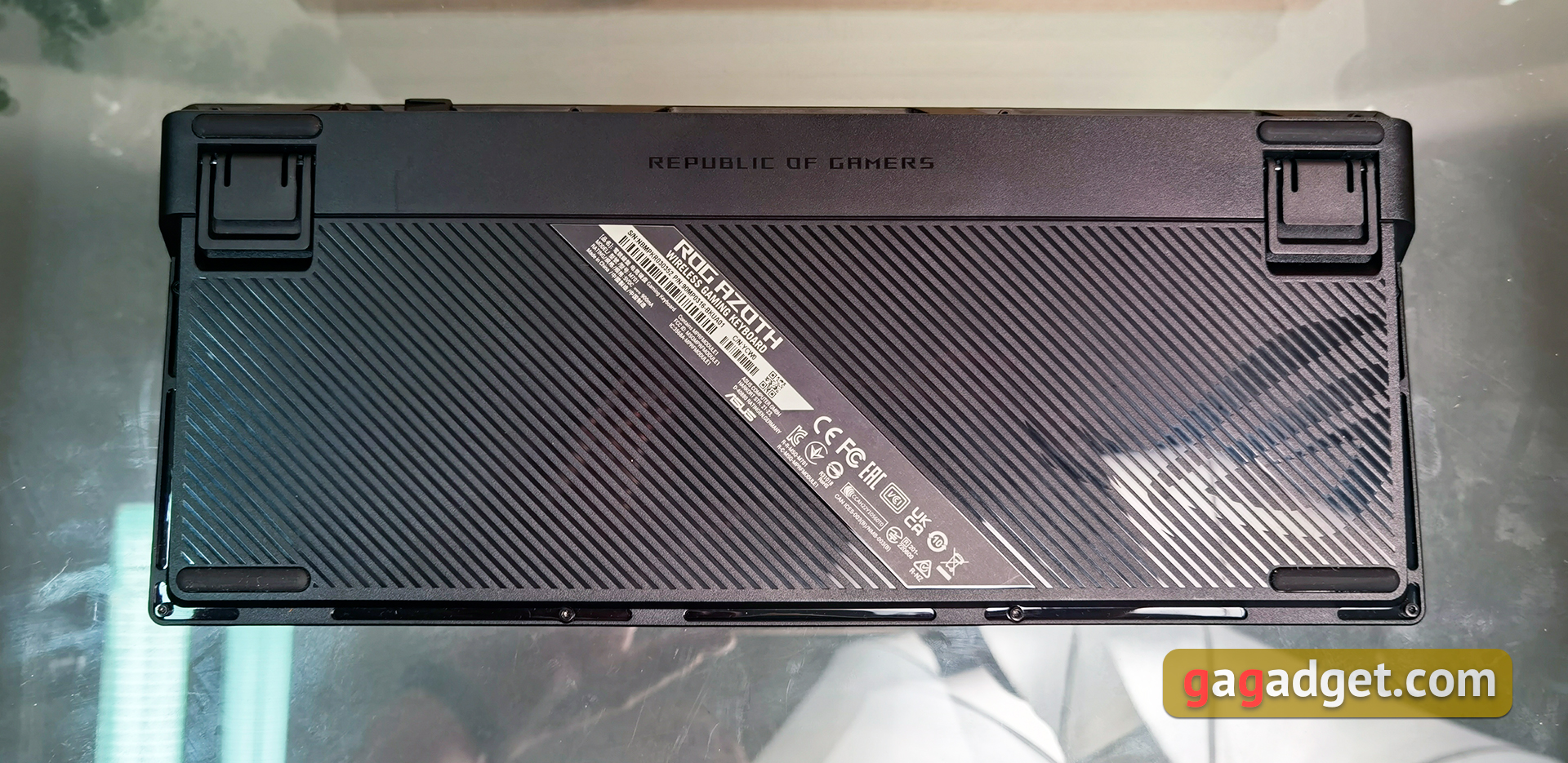 ASUS ROG Azoth im Test: eine kompromisslose mechanische Tastatur für Gamer, die man nicht erwarten würde-22 ASUS ROG Azoth im Test: eine kompromisslose mechanische Tastatur für Gamer, die man nicht erwarten würde-22