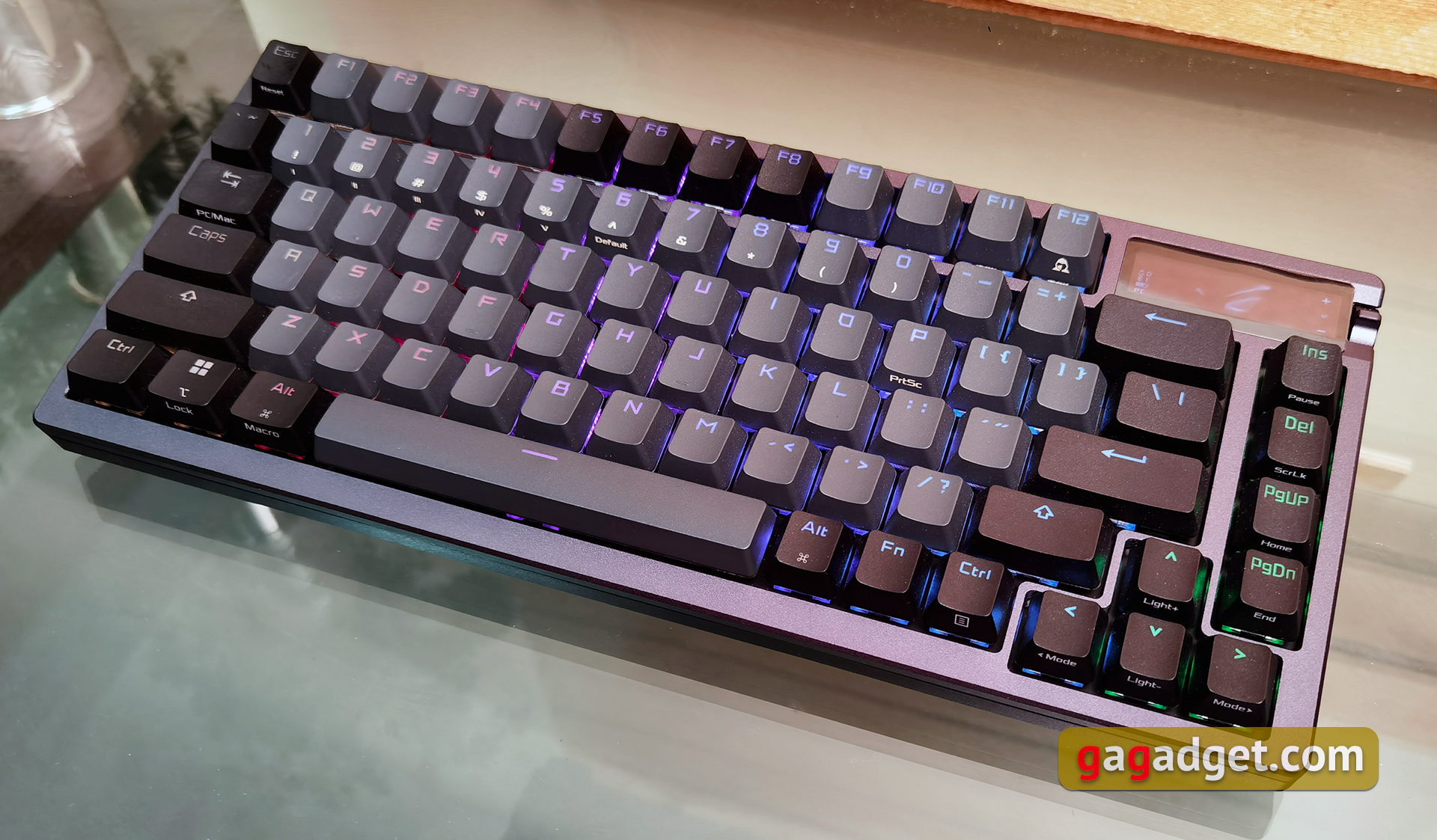 ASUS ROG Azoth im Test: eine kompromisslose mechanische Tastatur für Gamer, die man nicht erwarten würde-37 ASUS ROG Azoth im Test: eine kompromisslose mechanische Tastatur für Gamer, die man nicht erwarten würde-37