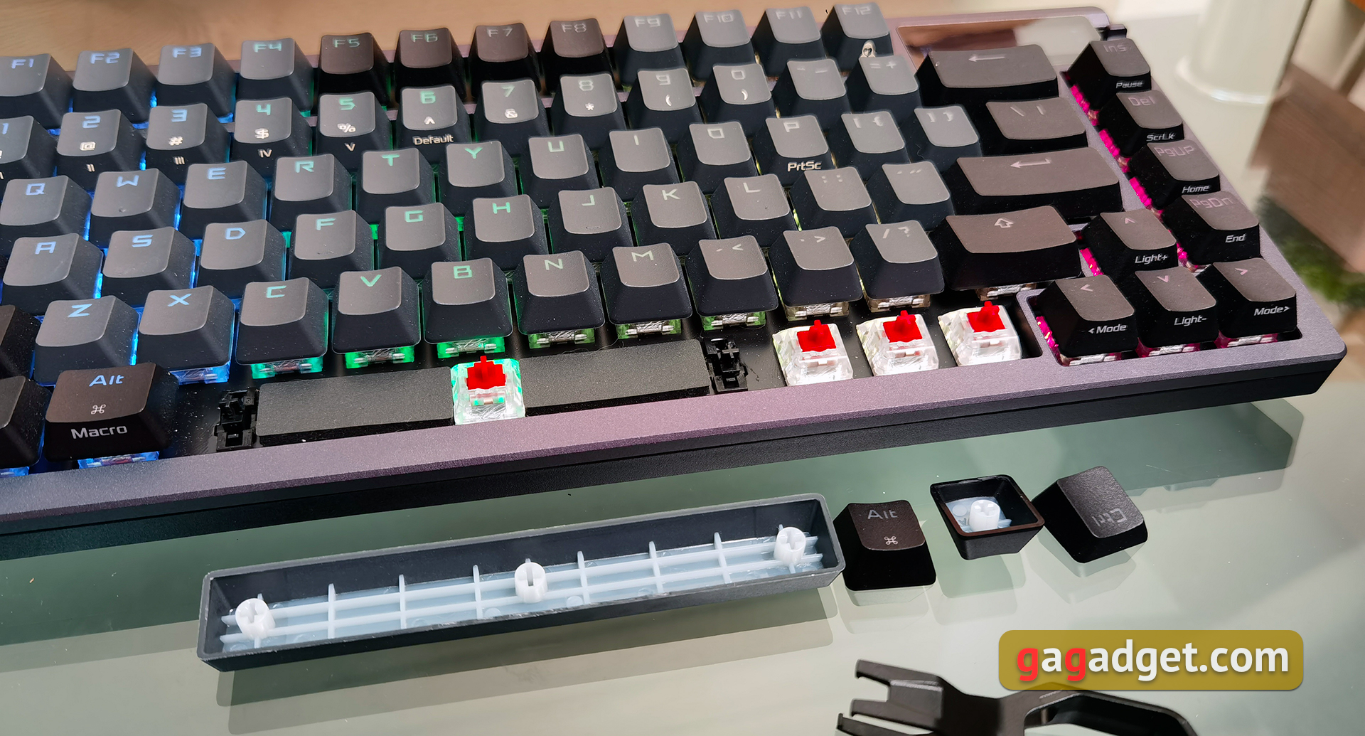 ASUS ROG Azoth im Test: eine kompromisslose mechanische Tastatur für Gamer, die man nicht erwarten würde-40 ASUS ROG Azoth im Test: eine kompromisslose mechanische Tastatur für Gamer, die man nicht erwarten würde-40