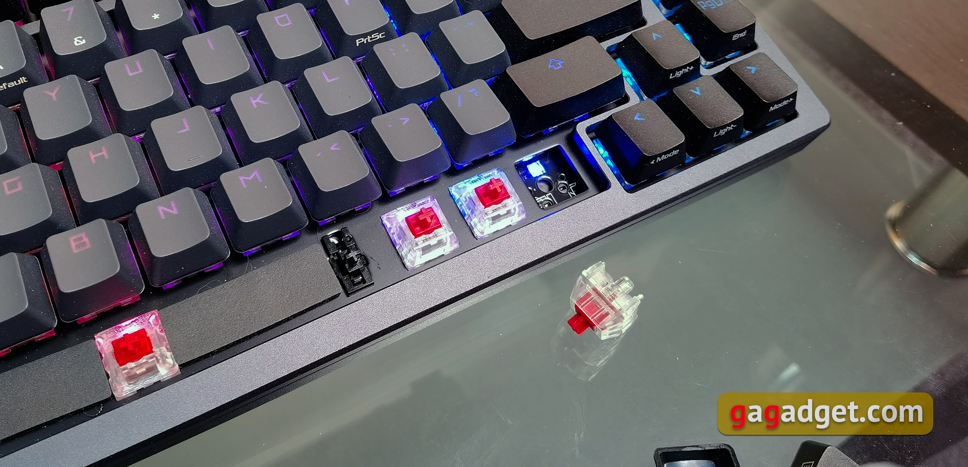 ASUS ROG Azoth im Test: eine kompromisslose mechanische Tastatur für Gamer, die man nicht erwarten würde-41 ASUS ROG Azoth im Test: eine kompromisslose mechanische Tastatur für Gamer, die man nicht erwarten würde-41