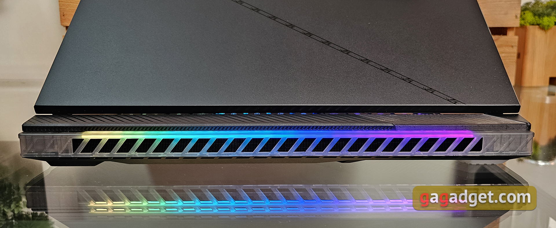ASUS ROG Strix SCAR 16 (2023) Test: Totale Dominanz auf dem virtuellen Schlachtfeld-17