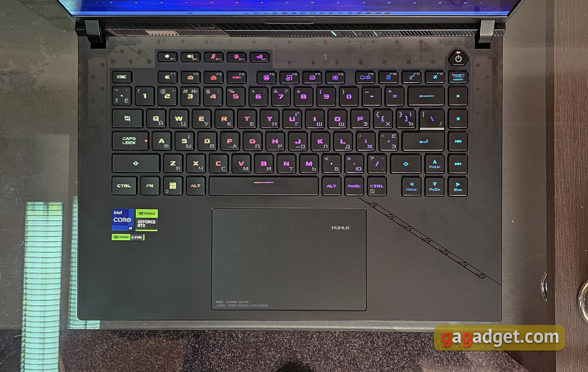 ASUS ROG Strix SCAR 16 (2023) Test: Totale Dominanz auf dem virtuellen Schlachtfeld-22