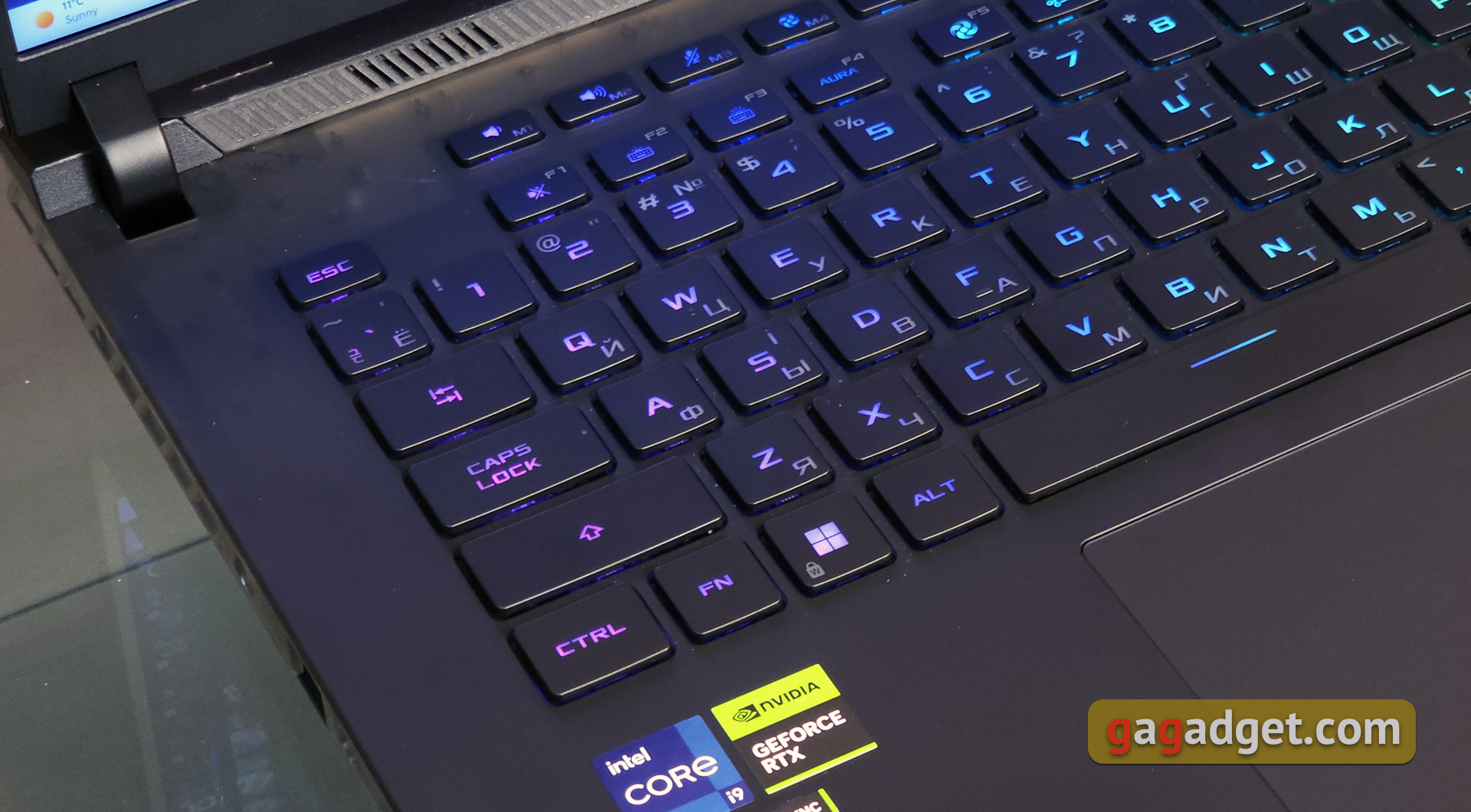ASUS ROG Strix SCAR 16 (2023) Test: Totale Dominanz auf dem virtuellen Schlachtfeld-23