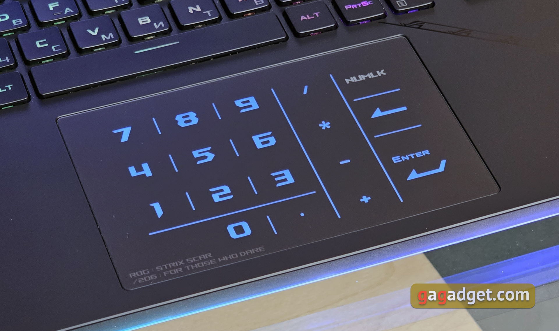 ASUS ROG Strix SCAR 16 (2023) Test: Totale Dominanz auf dem virtuellen Schlachtfeld-25