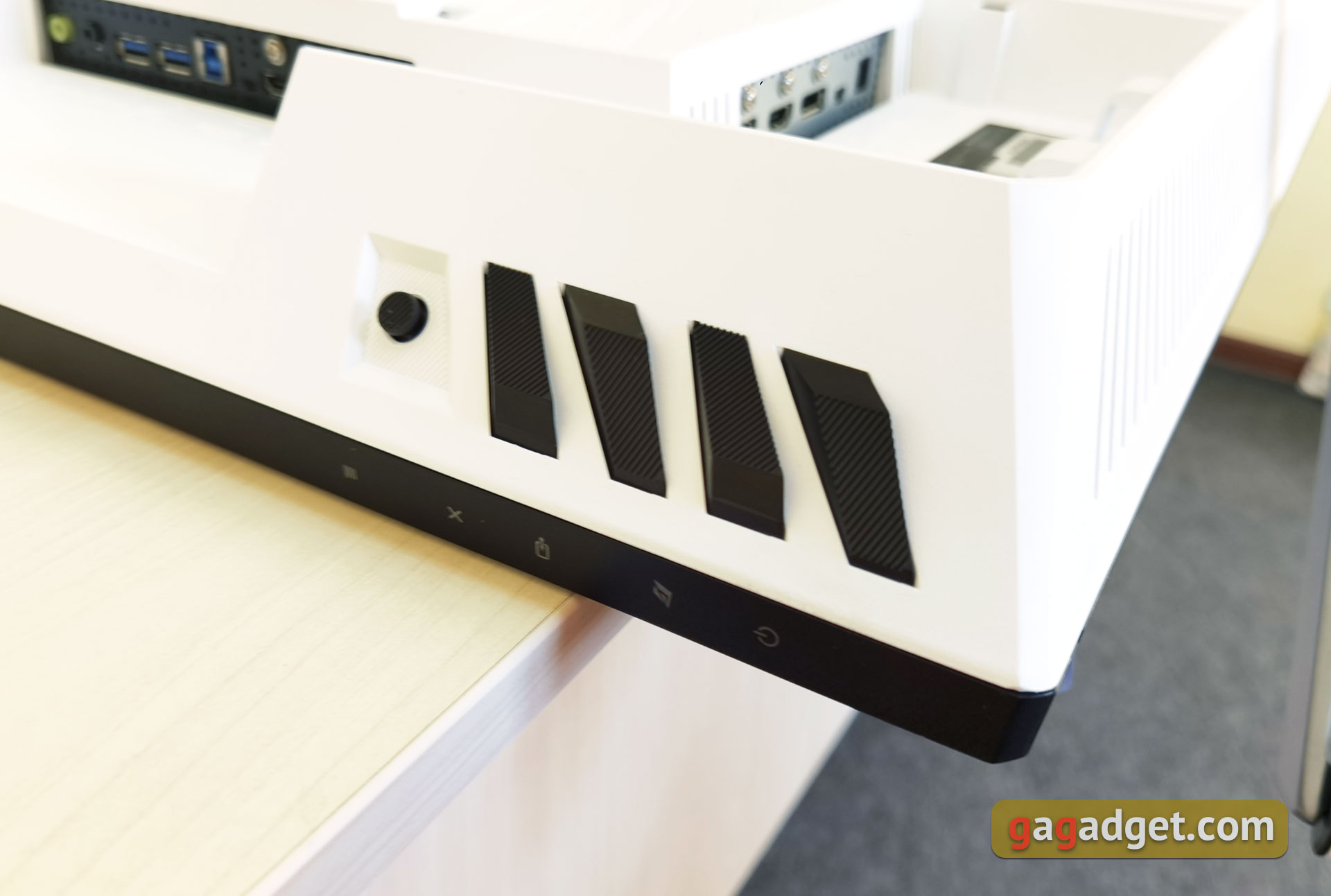 ASUS ROG Strix XG43UQ Test: Der beste Monitor für Next-Gen-Konsolen-34 ASUS ROG Strix XG43UQ Test: Der beste Monitor für Next-Gen-Konsolen-34