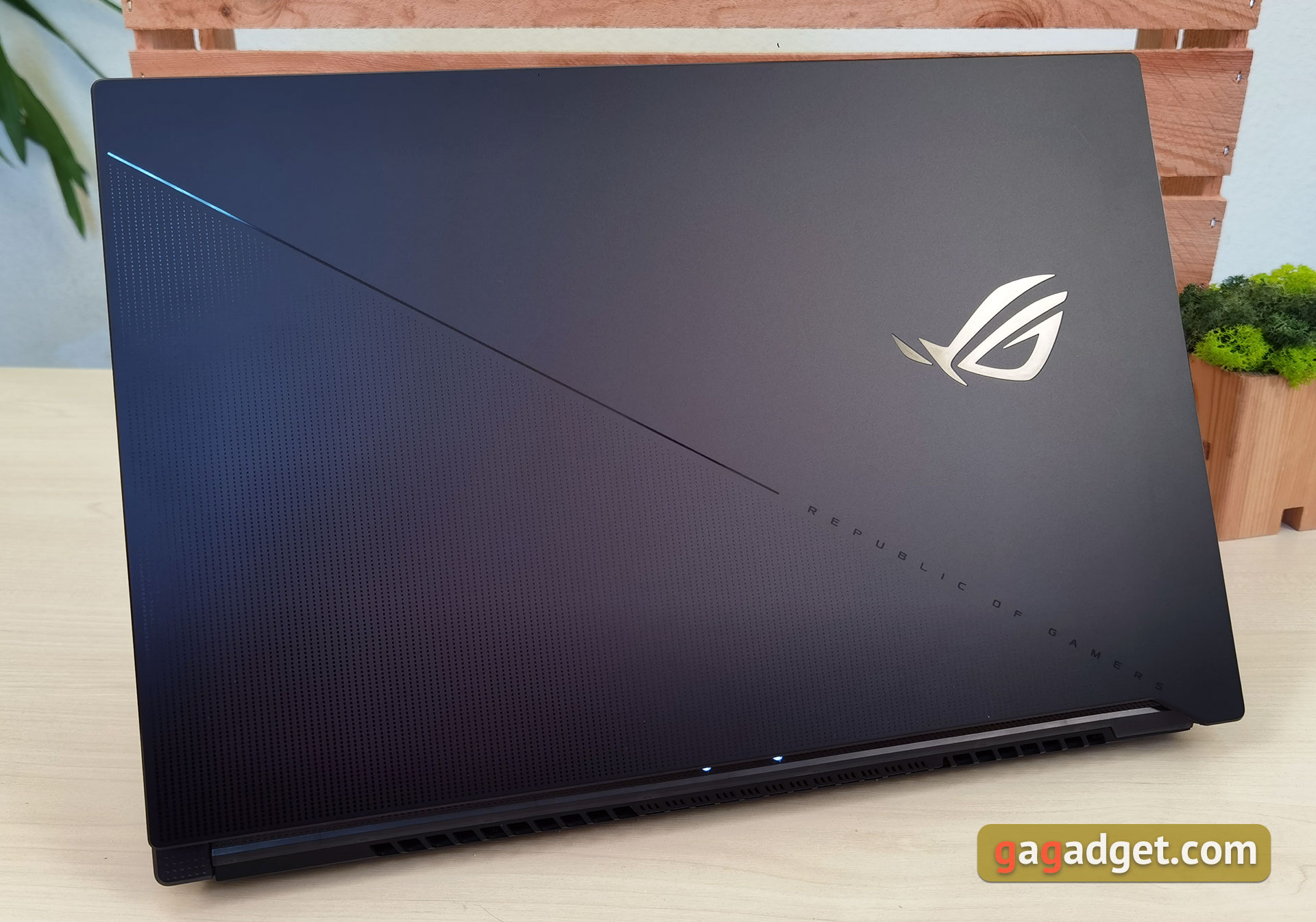 ASUS ROG Zephyrus S17 GX703 im Test: ein All-in-One-Gaming-Laptop-4 ASUS ROG Zephyrus S17 GX703 im Test: ein All-in-One-Gaming-Laptop-4