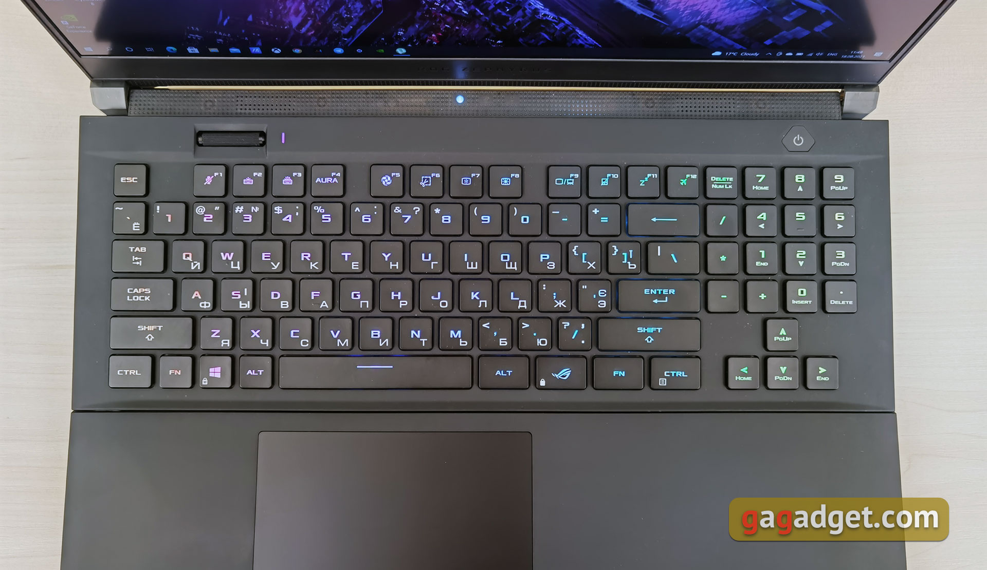 ASUS ROG Zephyrus S17 GX703 im Test: ein All-in-One-Gaming-Laptop-15 ASUS ROG Zephyrus S17 GX703 im Test: ein All-in-One-Gaming-Laptop-15