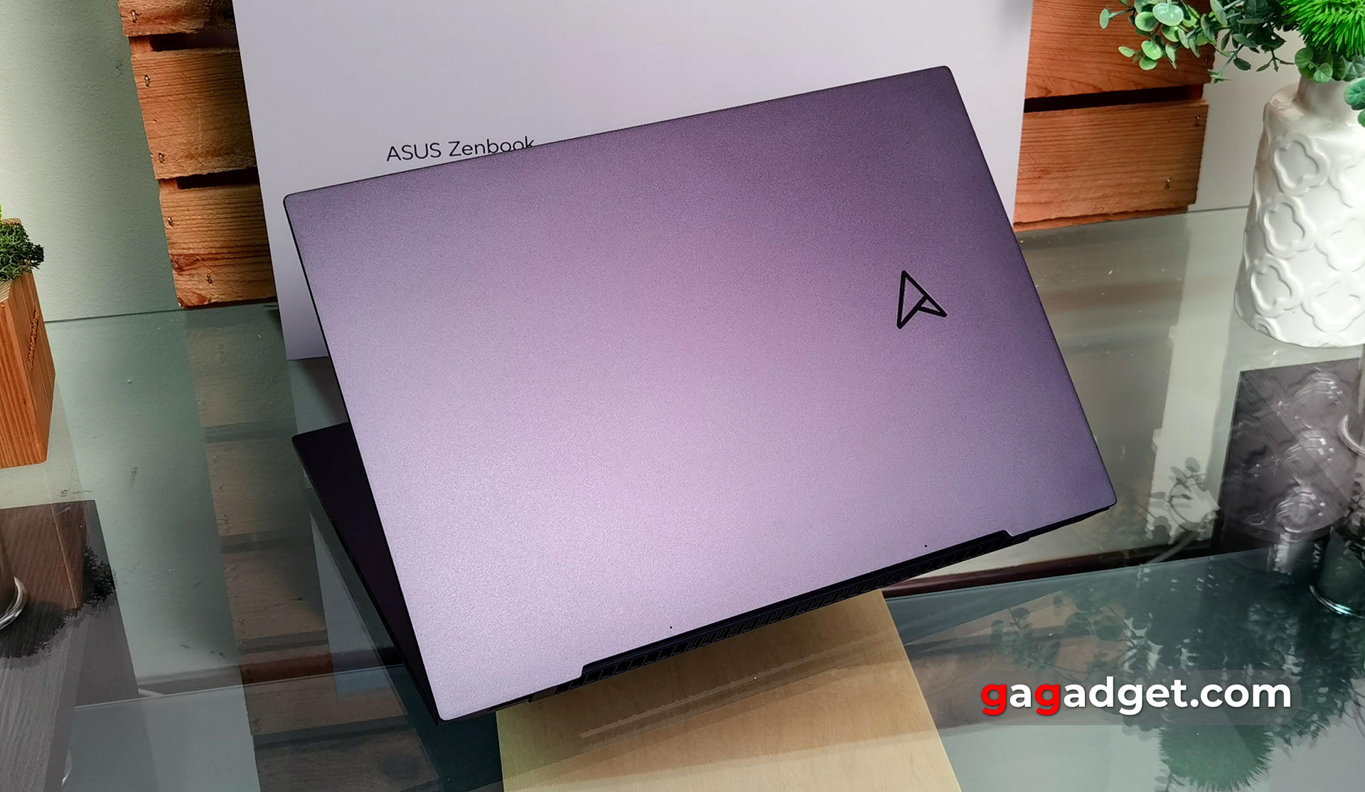 Design of the ASUS Zenbook Pro 14 OLED Exterior of ASUS Zenbook Pro 14 OLED
