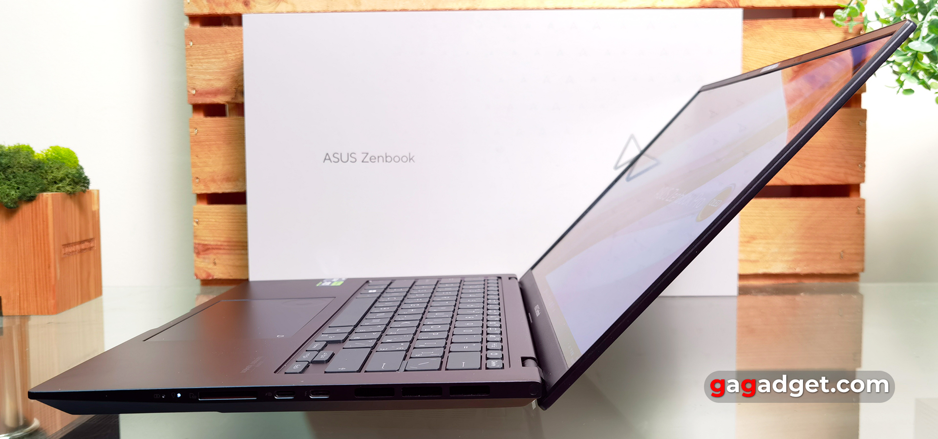 Ergonomics of the ASUS Zenbook Pro 14 OLED Ease of use of ASUS Zenbook Pro 14 OLED