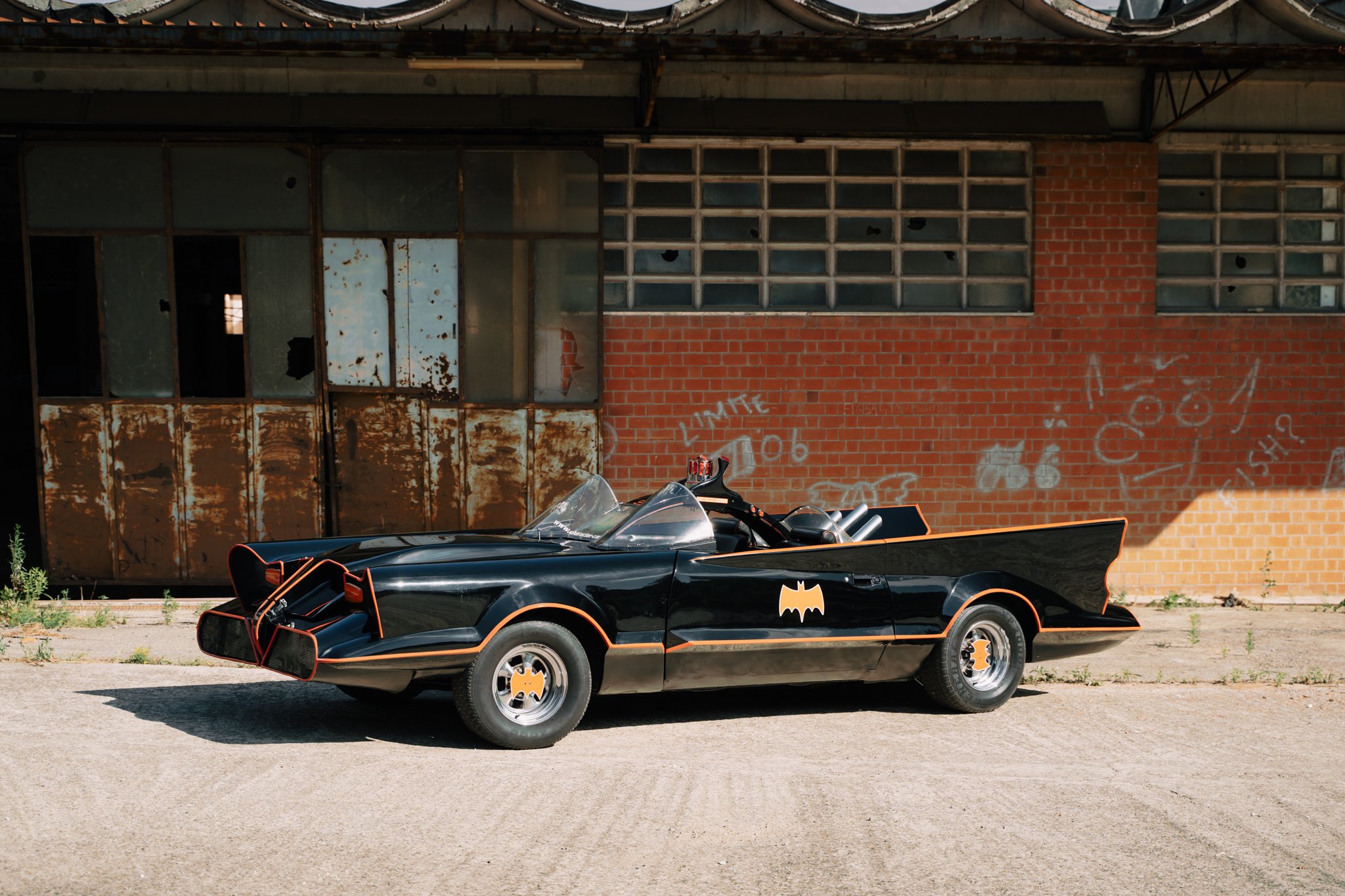 Eine Replik des Batmobils, das von Adam West verwendet wurde